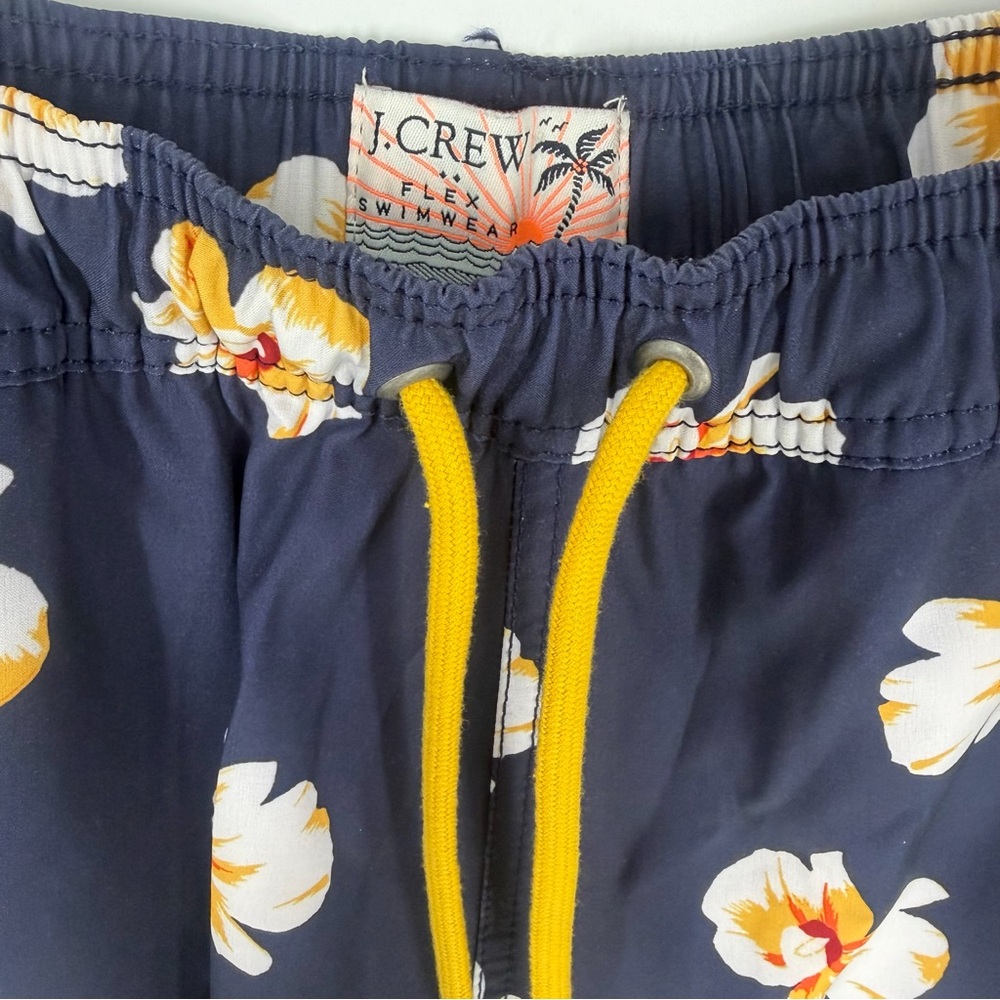 J.Crew Flex Swim Trunks Navy Floral Print Men’s Size S Preppy Classic Vacation - Picture 5 of 12